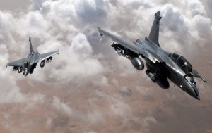 Two French Rafale Break Formation Over Mali(USAF Photo, 1Lt Christopher Mesnard)